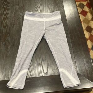 Lululemon size six cropped leggings